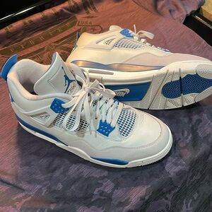 Jordan 4’s military blue